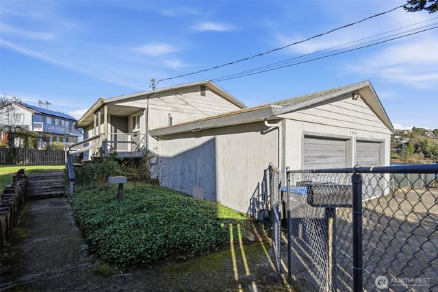 2644 Stevens Drive, Bremerton, WA 98312