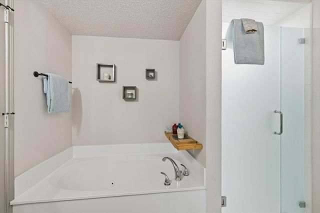 800 Colony Court, Blue Mound, TX 76131