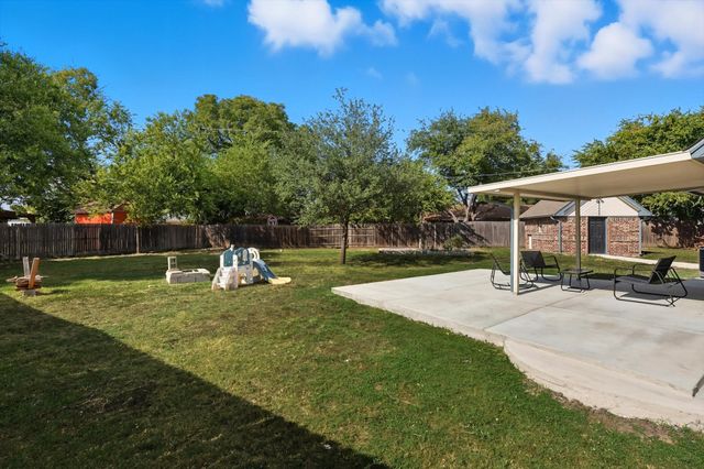 800 Colony Court, Blue Mound, TX 76131