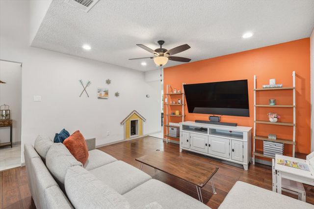 800 Colony Court, Blue Mound, TX 76131