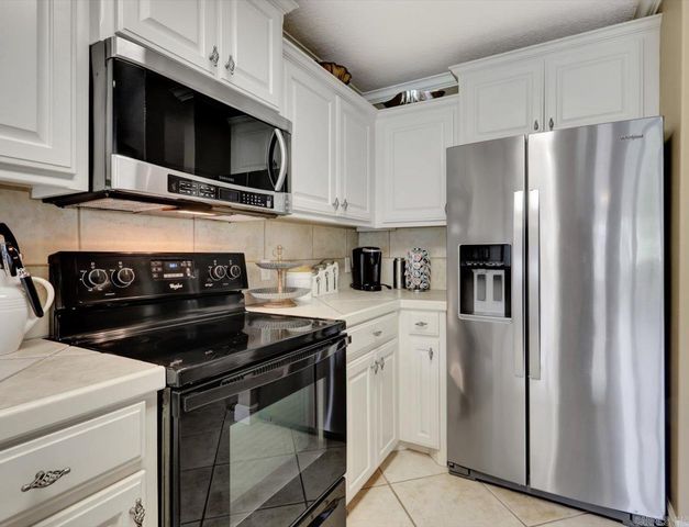 182 Villa Pt Apt B, Hot Springs, AR 71913