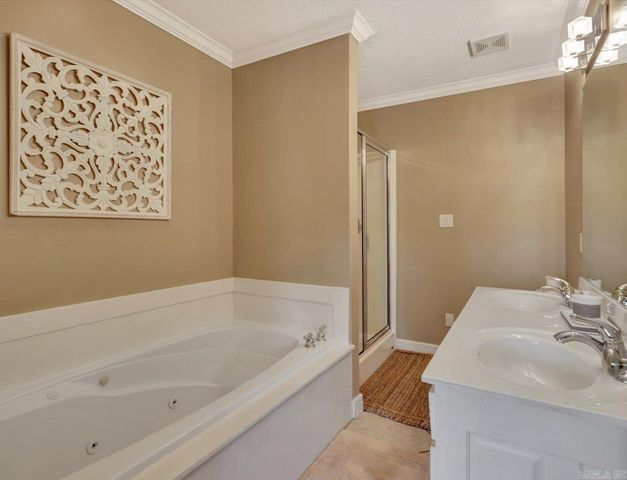 182 Villa Pt Apt B, Hot Springs, AR 71913