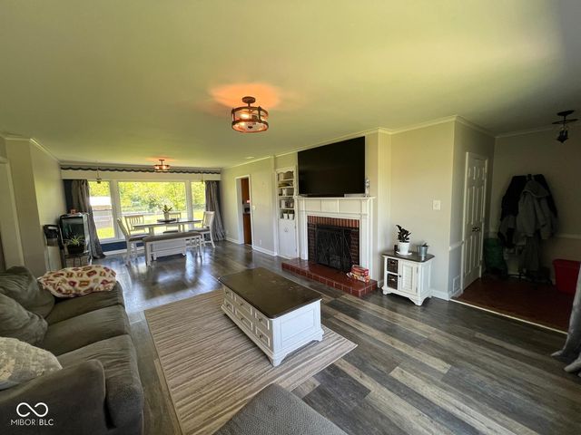 2071 S 600 W, New Palestine, IN 46163