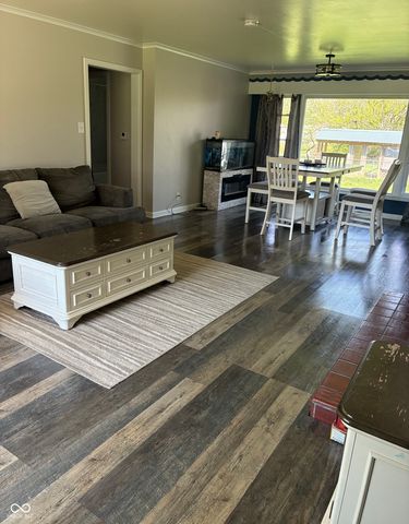 2071 S 600 W, New Palestine, IN 46163