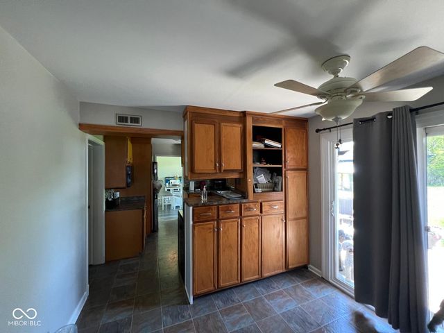 2071 S 600 W, New Palestine, IN 46163
