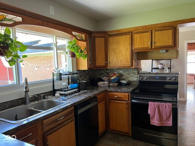 2071 S 600 W, New Palestine, IN 46163