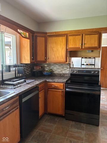 2071 S 600 W, New Palestine, IN 46163