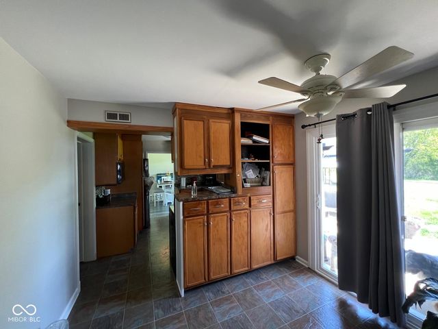 2071 S 600 W, New Palestine, IN 46163