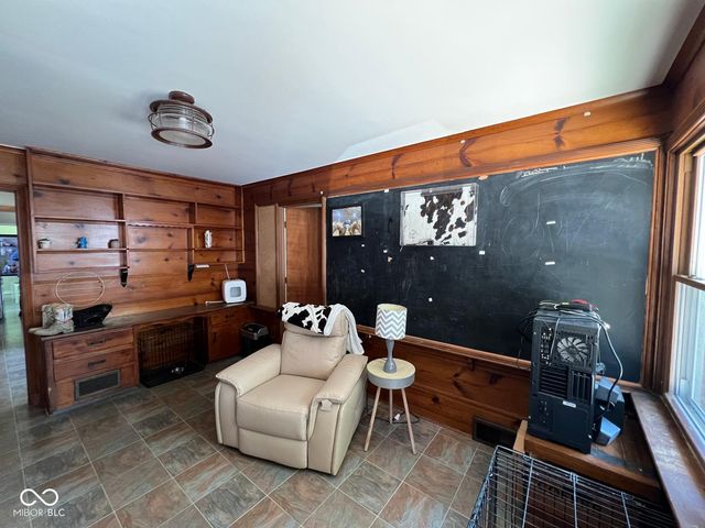 2071 S 600 W, New Palestine, IN 46163