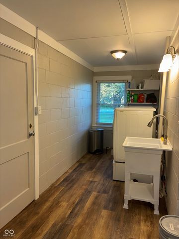 2071 S 600 W, New Palestine, IN 46163