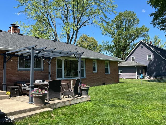 2071 S 600 W, New Palestine, IN 46163