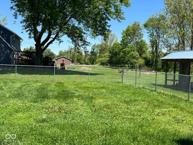 2071 S 600 W, New Palestine, IN 46163