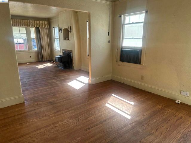 2533 Harrington Ave, Oakland, CA 94601