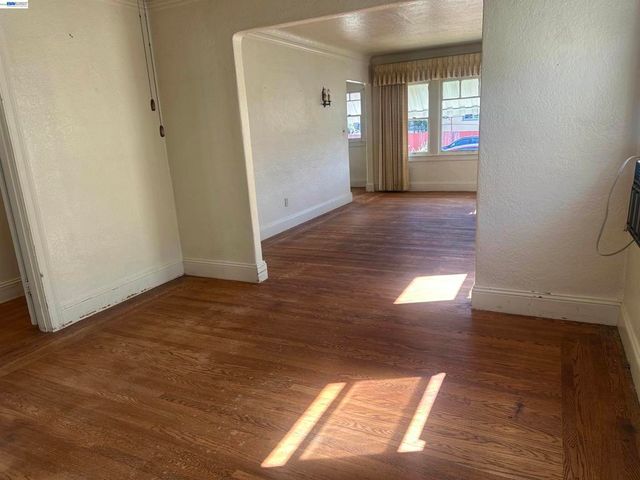 2533 Harrington Ave, Oakland, CA 94601