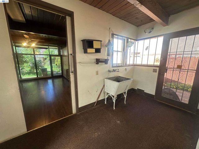 2533 Harrington Ave, Oakland, CA 94601