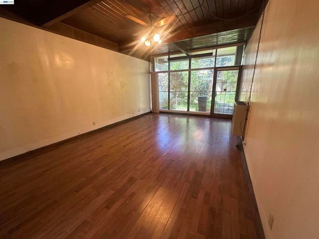 2533 Harrington Ave, Oakland, CA 94601