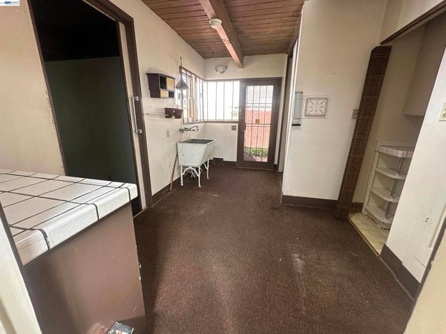 2533 Harrington Ave, Oakland, CA 94601