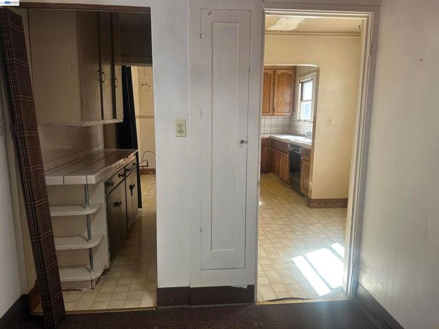 2533 Harrington Ave, Oakland, CA 94601