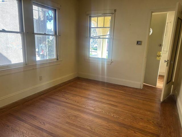 2533 Harrington Ave, Oakland, CA 94601