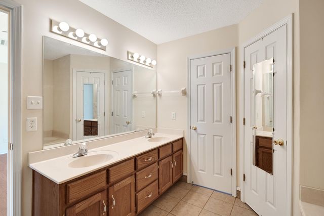 3157 NOVA SCOTIA LN, Lakeland, TN 38002