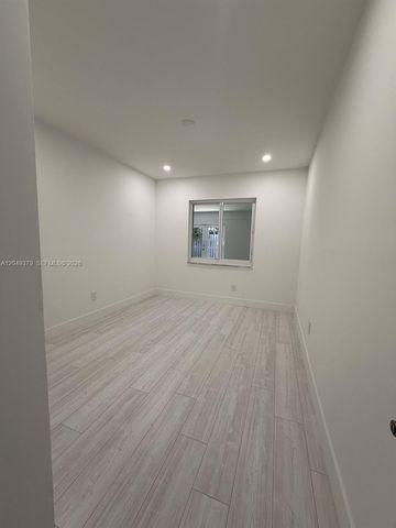 11011 SW 162nd Ter, Miami, FL 33157