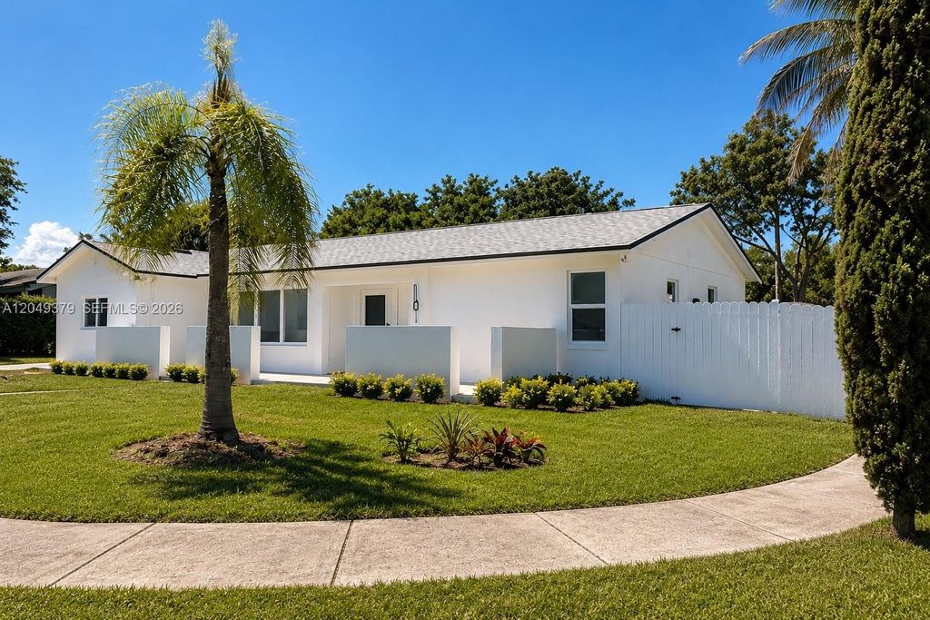11011 SW 162nd Ter, Miami, FL 33157