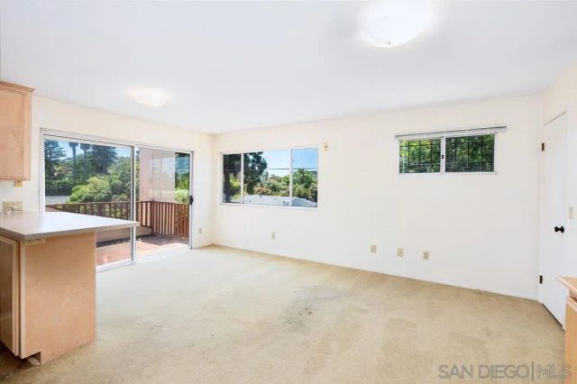 9520 Poole St, La Jolla, CA 92037