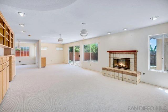 9520 Poole St, La Jolla, CA 92037