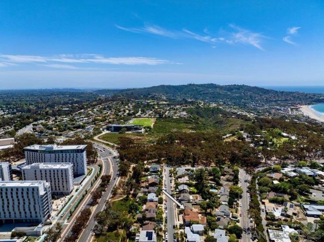 9520 Poole St, La Jolla, CA 92037