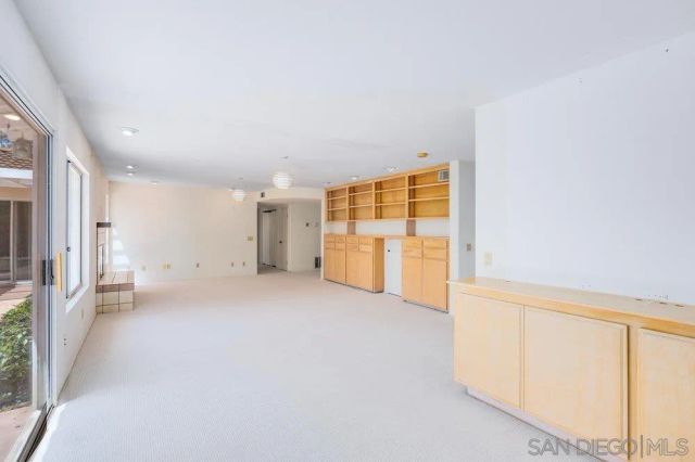 9520 Poole St, La Jolla, CA 92037