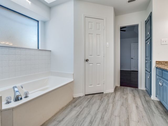 4905 Arborgate Drive, Arlington, TX 76017