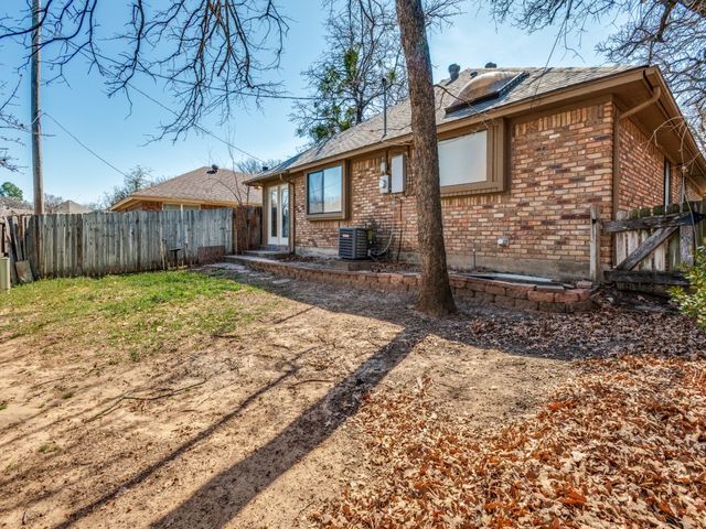 4905 Arborgate Drive, Arlington, TX 76017