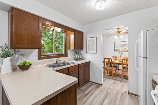10665 Hummingbird Street NW, Coon Rapids, MN 55433