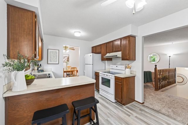 10665 Hummingbird Street NW, Coon Rapids, MN 55433
