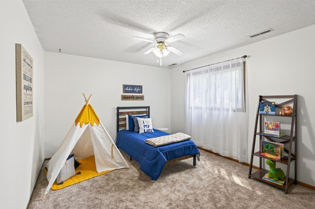 10665 Hummingbird Street NW, Coon Rapids, MN 55433