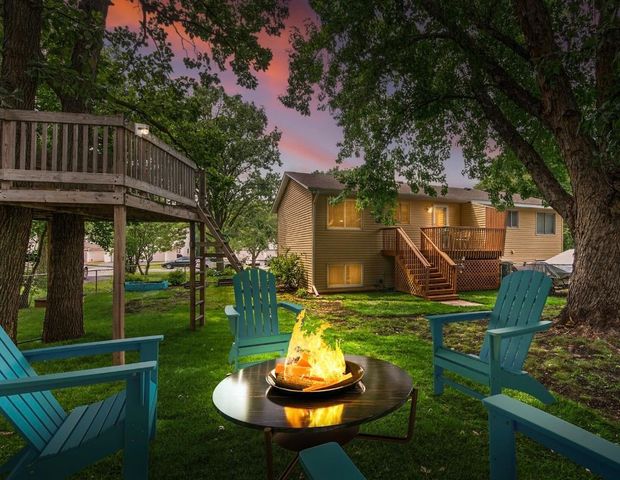 10665 Hummingbird Street NW, Coon Rapids, MN 55433