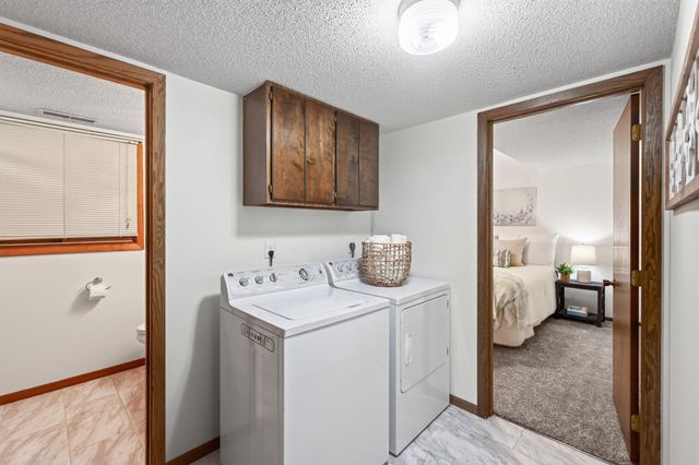 10665 Hummingbird Street NW, Coon Rapids, MN 55433