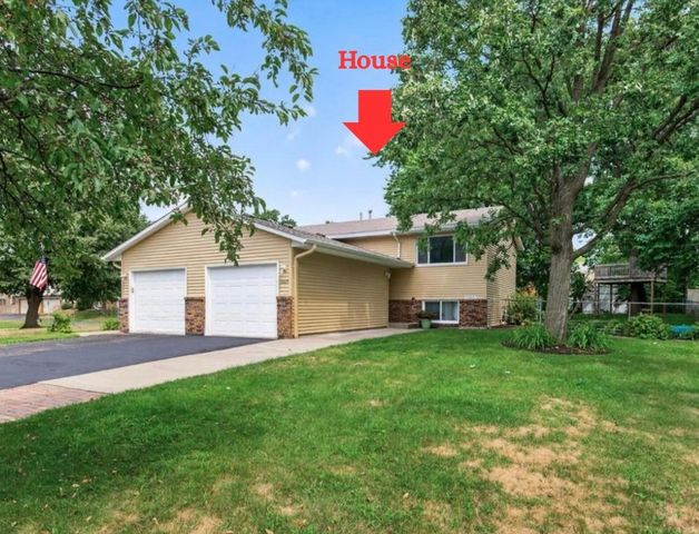 10665 Hummingbird Street NW, Coon Rapids, MN 55433