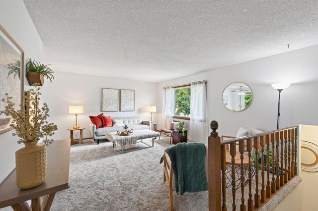 10665 Hummingbird Street NW, Coon Rapids, MN 55433