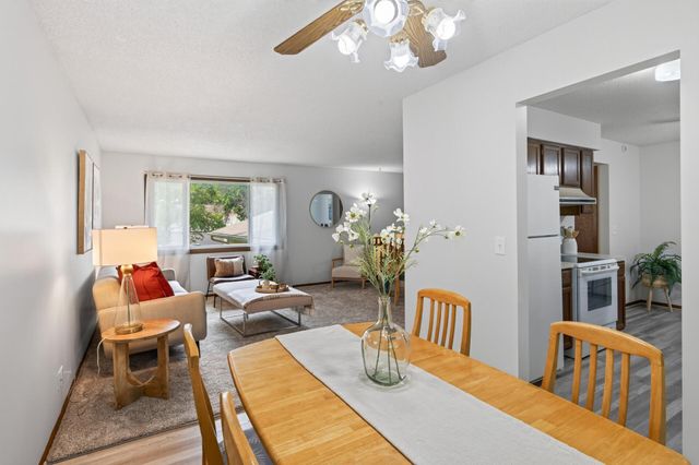 10665 Hummingbird Street NW, Coon Rapids, MN 55433