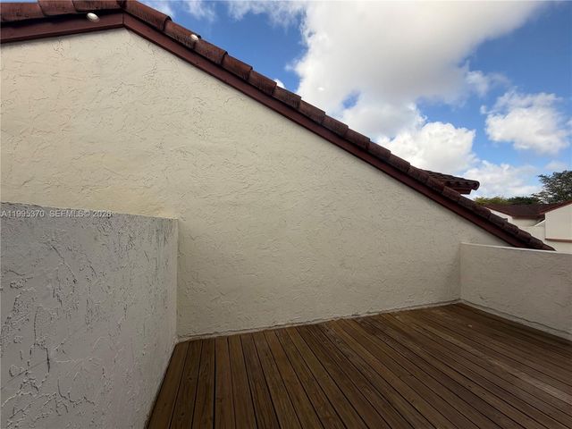 323 Ives Dairy Rd 343-05, Miami, FL 33179