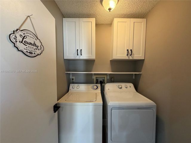 323 Ives Dairy Rd 343-05, Miami, FL 33179