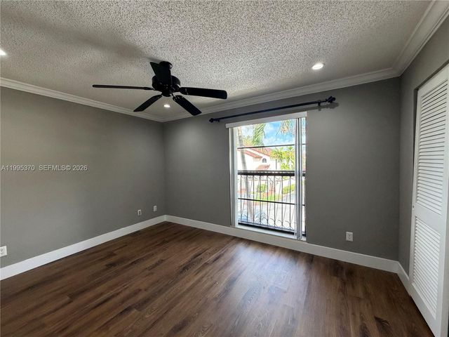 323 Ives Dairy Rd 343-05, Miami, FL 33179