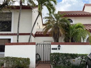 323 Ives Dairy Rd 343-05, Miami, FL 33179