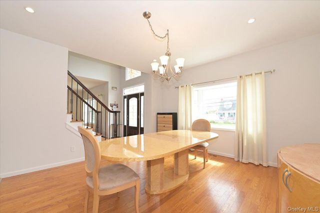 46 Scott Street, Massapequa Park, NY 11762
