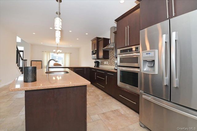 46 Scott Street, Massapequa Park, NY 11762