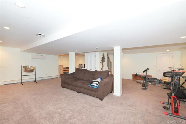 46 Scott Street, Massapequa Park, NY 11762