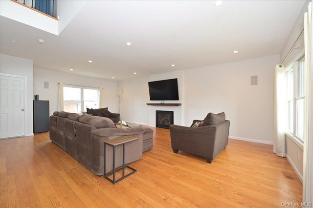 46 Scott Street, Massapequa Park, NY 11762