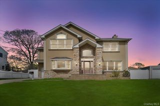 46 Scott Street, Massapequa Park, NY 11762
