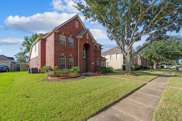 3914 Clarestone Drive, Pearland, TX 77584